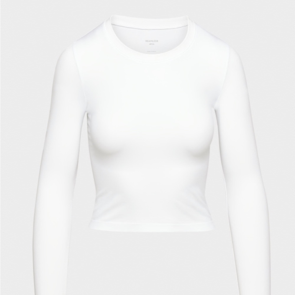 Aritzia Seamless White Long Sleeve Tee